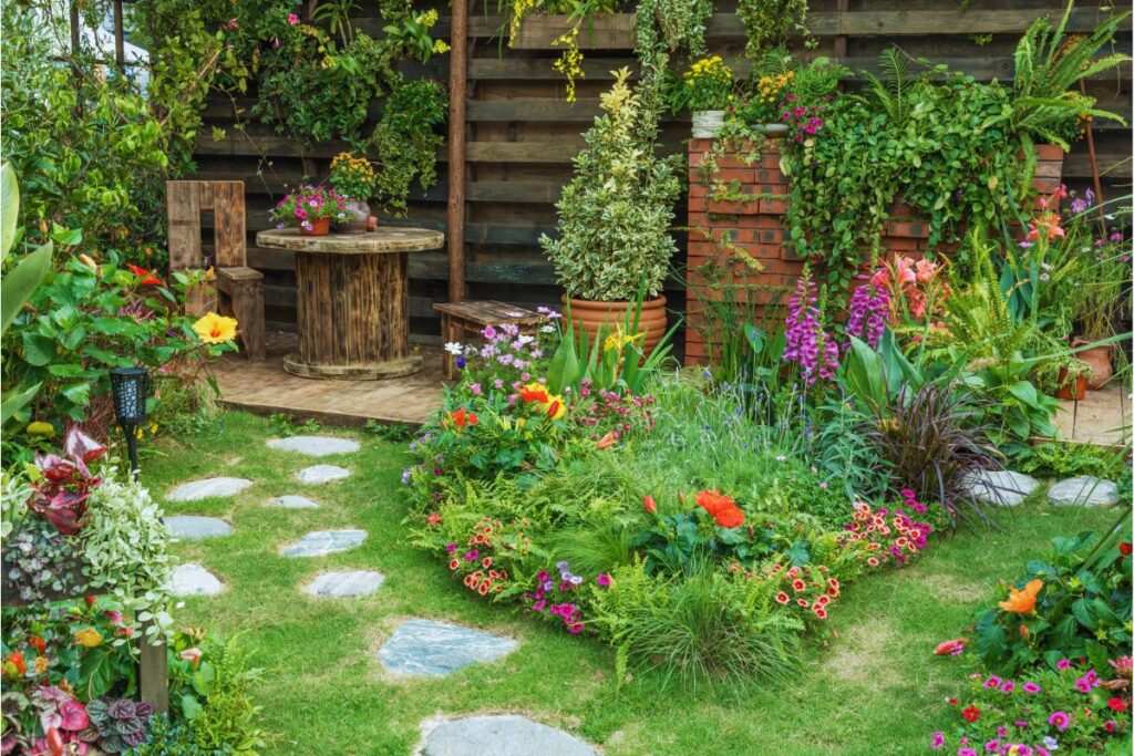 The Ultimate Guide to Outdoor Furniture: Creating a Chic Outdoor Retreat